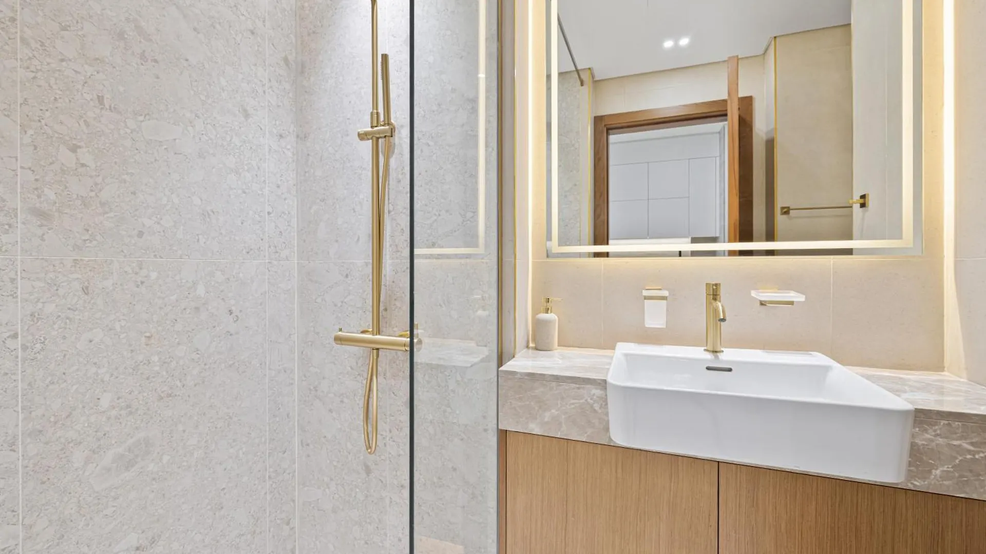 Apartment Daniels Studio With Canal View At Marasi Drive Dubai