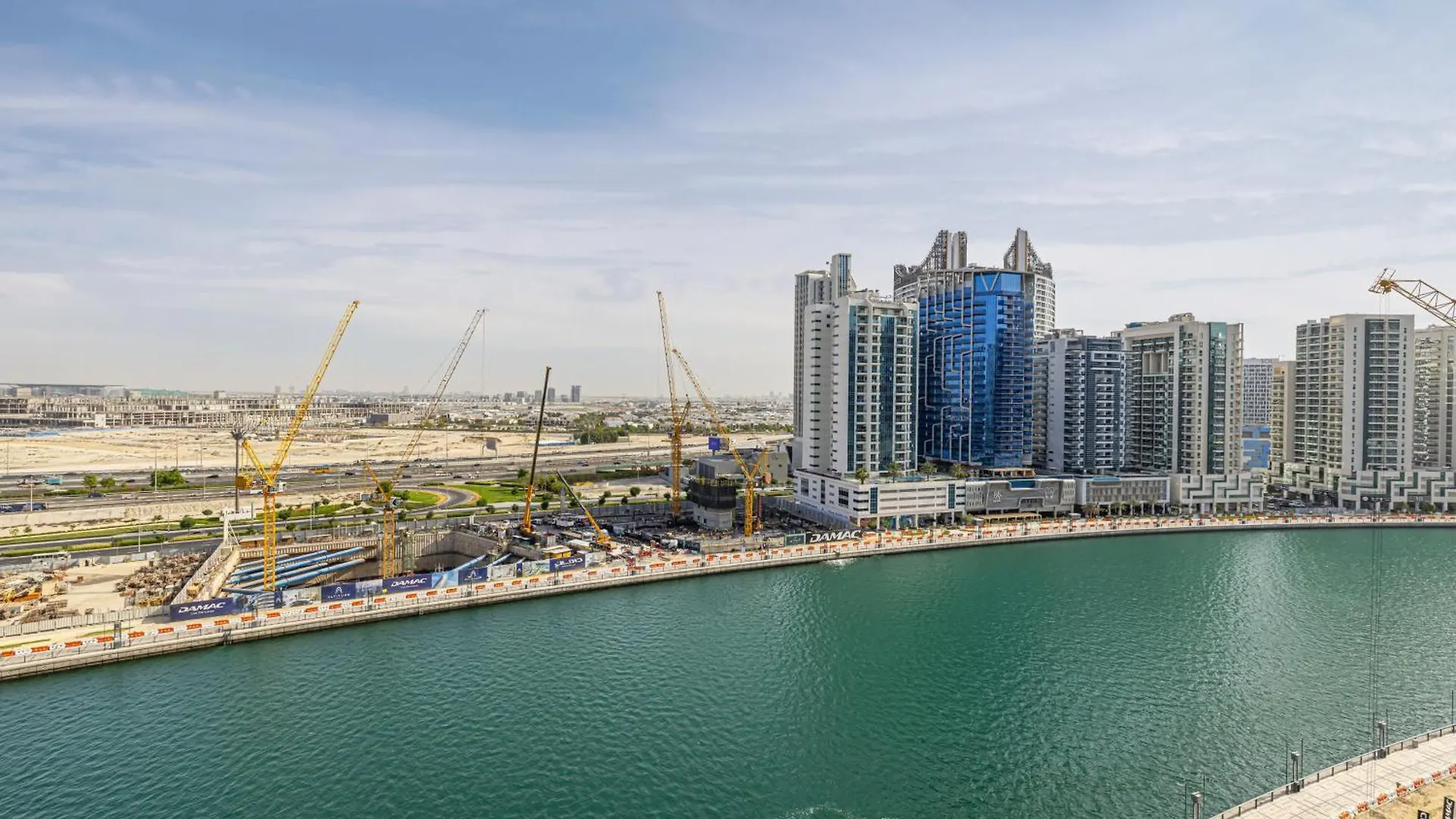 Daniels Studio With Canal View At Marasi Drive دبي شقة
